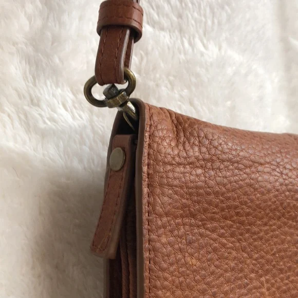 Duluth Trading Lifetime Leather Crossbody Wallet Cognac - Picture 3 of 12